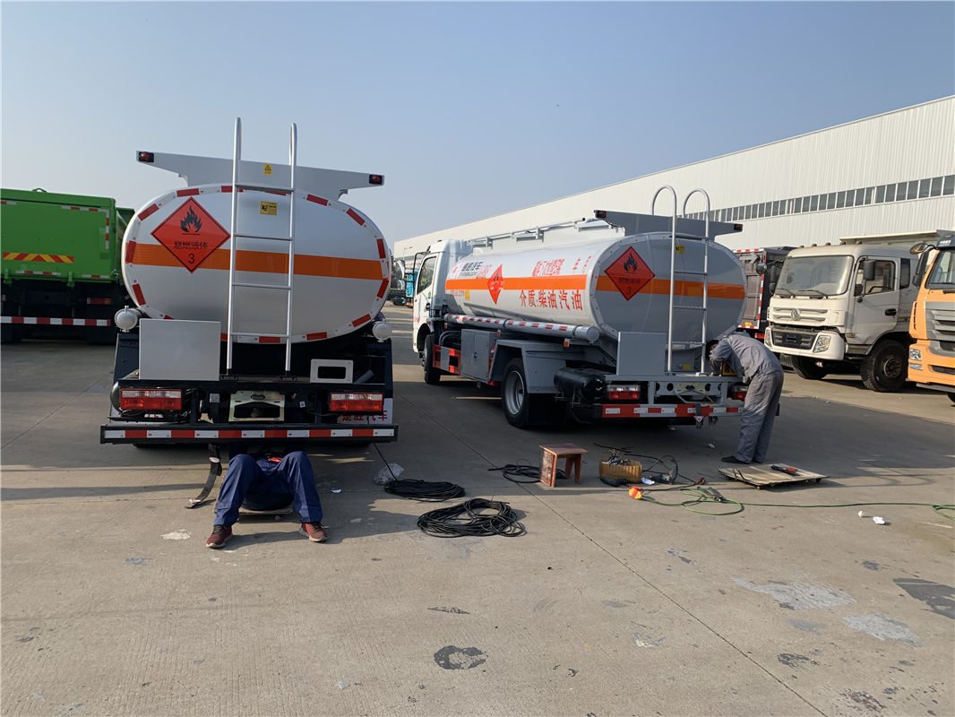 東風(fēng)凱普特8噸加油車（國(guó)六）