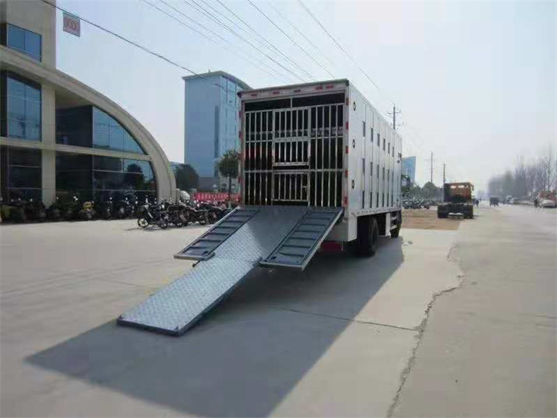 歐曼活禽運輸車